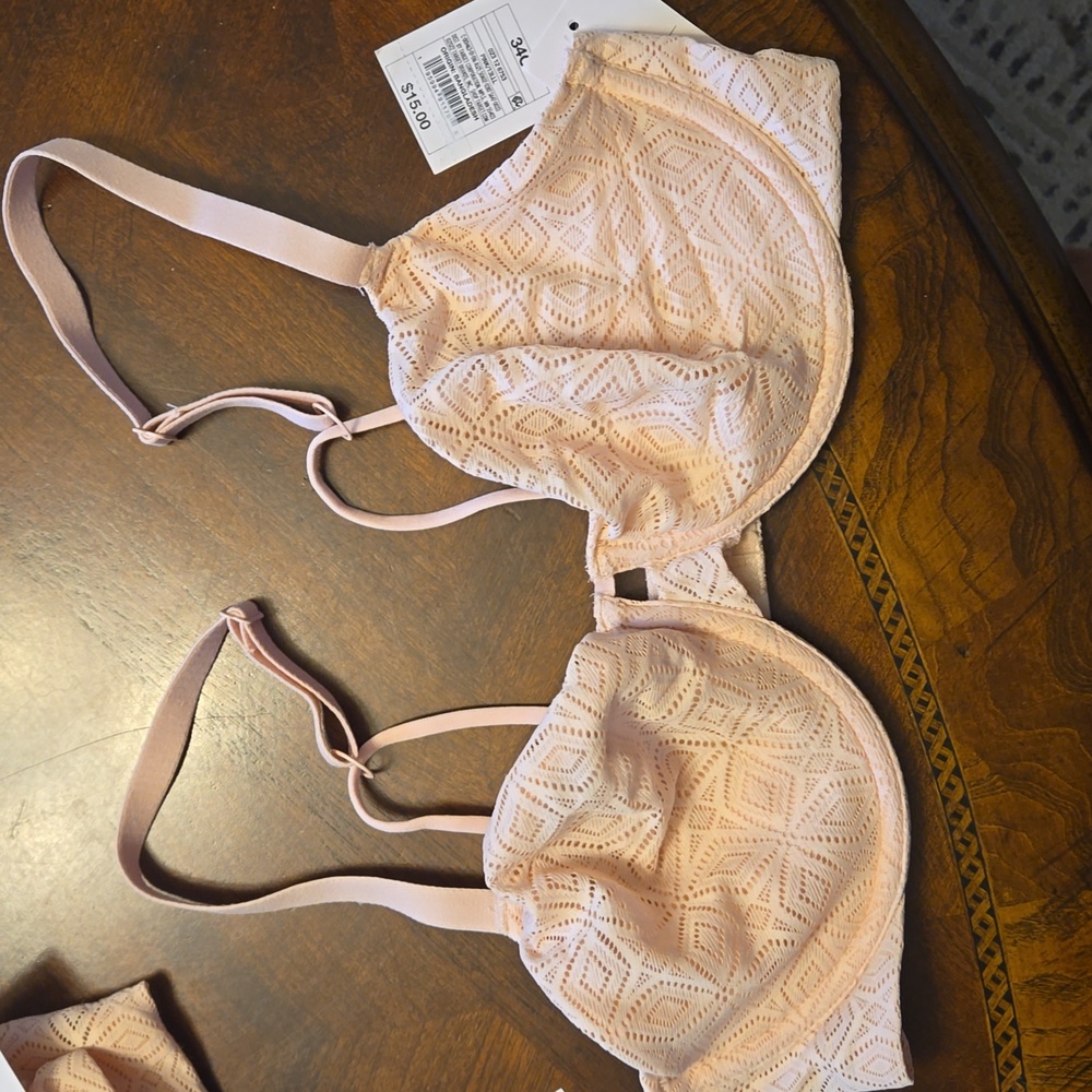 NWT Auden unlined, Demi coverage underwire bra